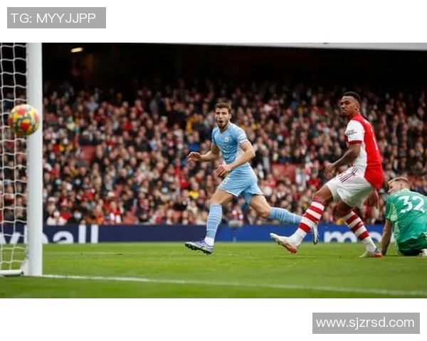 成都足球队以57分领跑冠军赛积分榜展现强劲实力